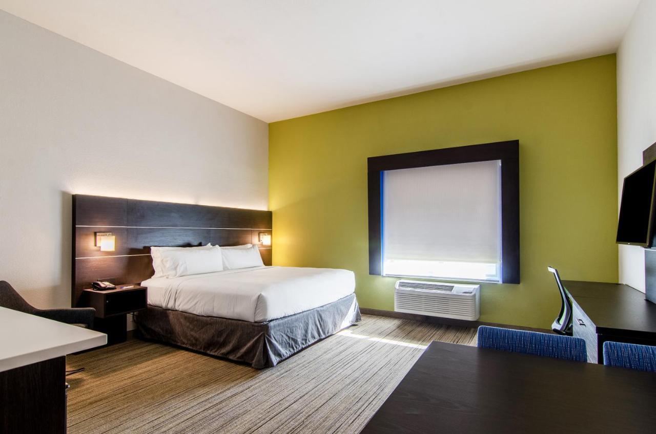 Holiday Inn Express & Suites - Atchison By Ihg Exterior foto
