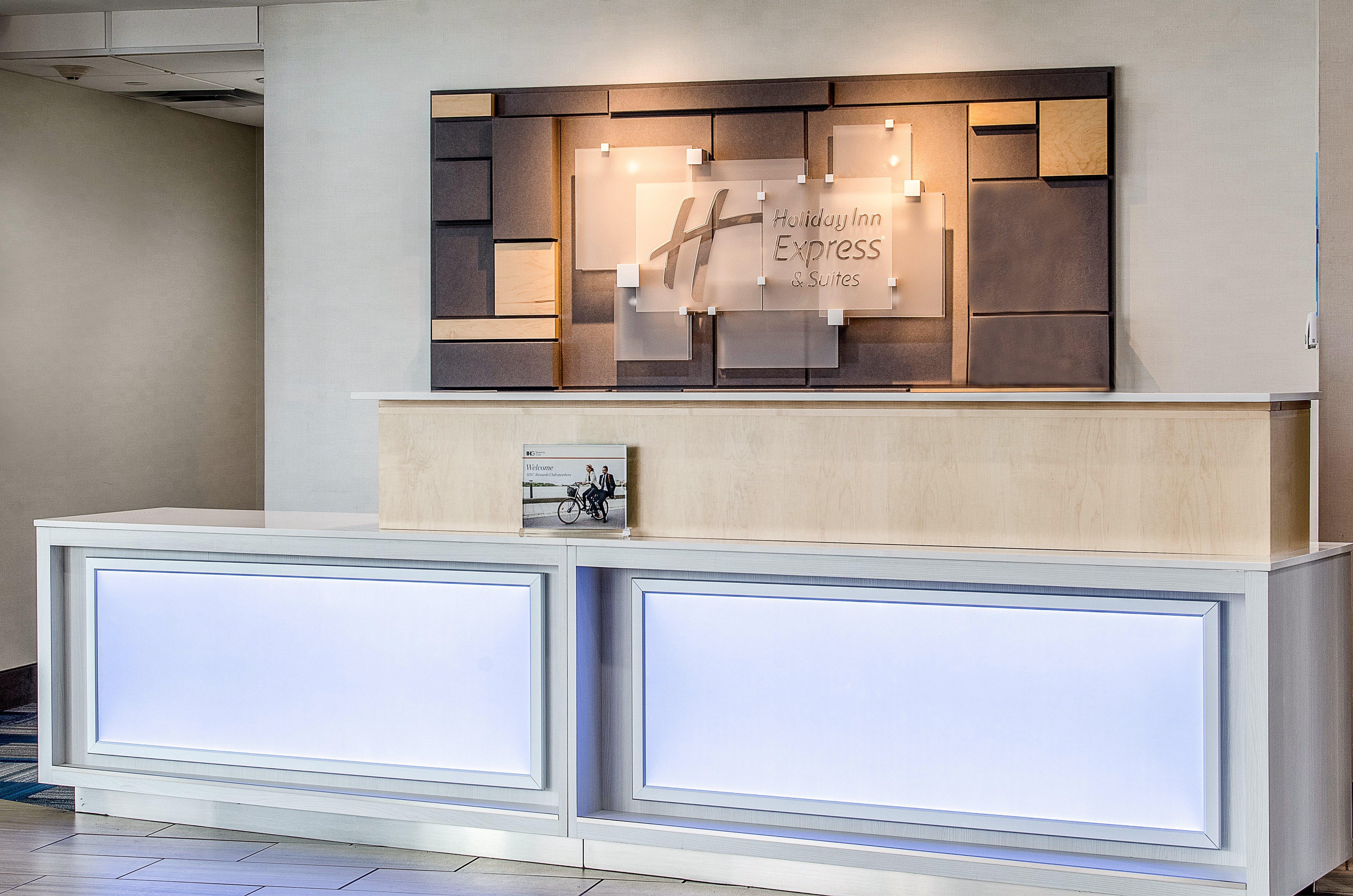 Holiday Inn Express & Suites - Atchison By Ihg Exterior foto
